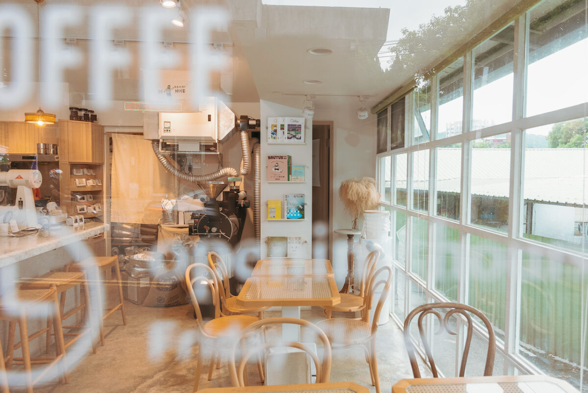 位於台湾一間提供精品咖啡的咖啡店有明心 Grass Mountain Coffee的店內樣貌 01